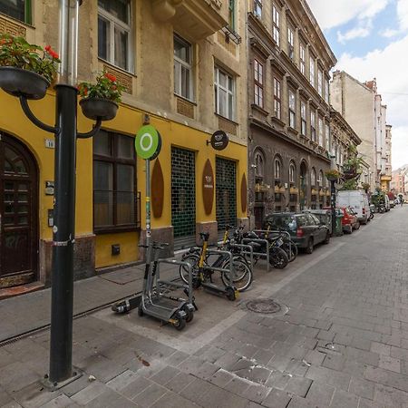 Kazinczy 10 Apartment With 3 Bedrooms Budapeşte Dış mekan fotoğraf