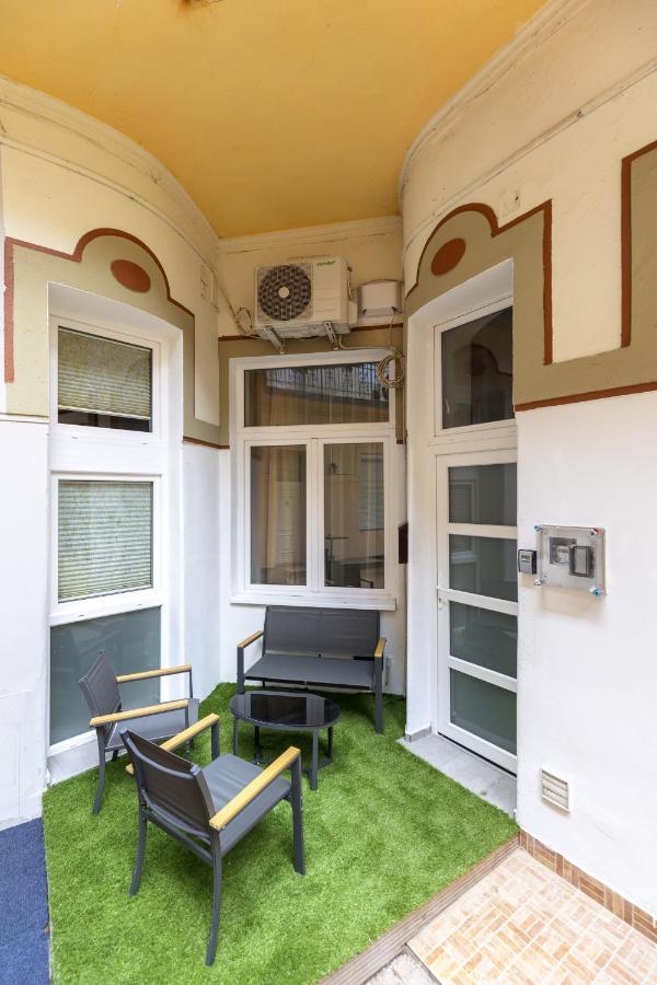 Kazinczy 10 Apartment With 3 Bedrooms Budapeşte Dış mekan fotoğraf