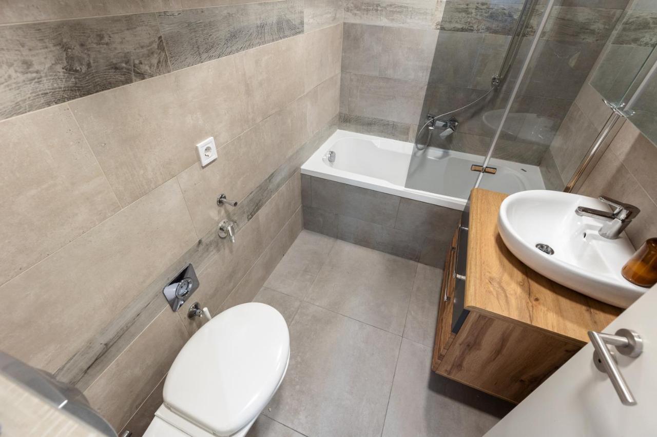 Kazinczy 10 Apartment With 3 Bedrooms Budapeşte Dış mekan fotoğraf